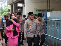 Kapolda Metro Melayat ke Rumah Duka Polisi Meninggal Saat Operasi Ketupat