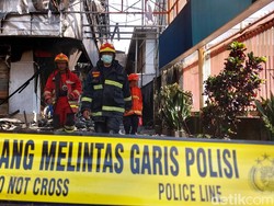 Setelah 12,5 Jam, Kebakaran Malang Plaza Berhasil Dipadamkan