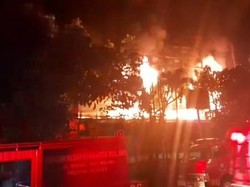 Musibah Dini Hari Saat si Jago Merah Ludeskan Mal Legendaris di Malang