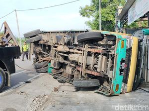 3 Kendaraan Kecelakaan Karambol di Bojonegoro, 1 Orang Dilarikan ke RS