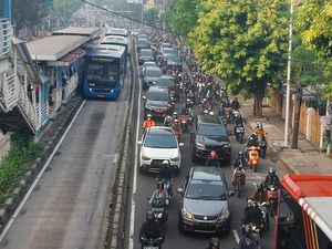 Lalin Mampang Arah Kuningan Kembali Macet Usai Libur Lebaran