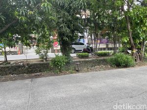 Viral Taksi Mundur hingga Nyebur Kali di Jakut gegara Lupa Rem Tangan Viral Taksi Mundur hingga Nyebur Kali di Jakut gegara Lupa Rem Tangan