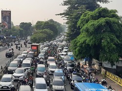 Jalan Basuki Rahmat Arah Tebet Macet Setelah Libur Lebaran Selesai