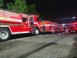 Gudang Makanan Kaleng di KIMA II Makassar Terbakar, Diduga karena Korsleting