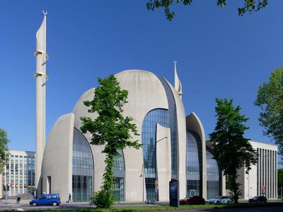 8 Potret Masjid Cologne, Masjid Terbesar di Jerman yang Punya Bentuk Unik