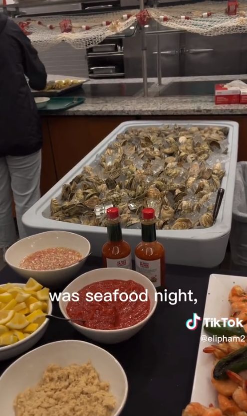 Bikin Ngiler! Mahasiswi Harvard Pamer Makanan Mewah di Kantinnya