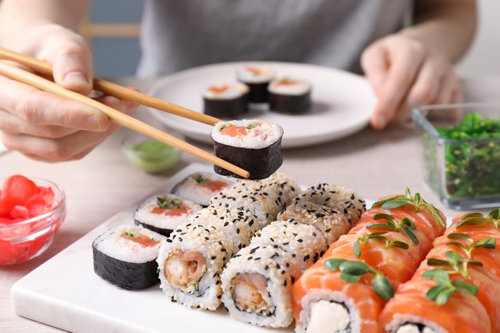 7 Mitos Sushi yang Keliru Ini Masih Banyak Dipercaya Orang