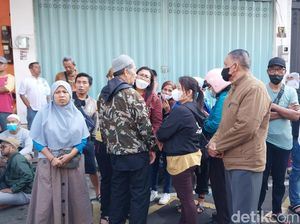 Tangis Pemilik Stan di Malang Plaza Dagangan Ludes Terbakar