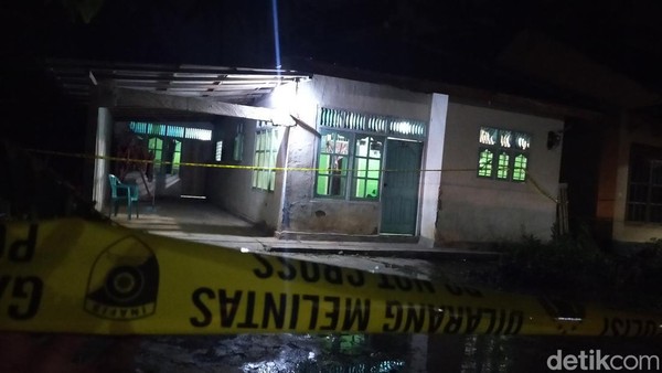 Penampakan rumah pelaku penembakan Kantor MUI Pusat usai diberikan police line