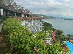 Melihat Pengerjaan Fasilitas Media Center KTT Asean 2023