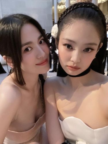Song Hye Kyo dan Jennie BLACKPINK di Met Gala 2023