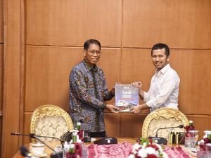 Wagub Emil Bahas Nasib Surabaya Regional Railway Line Dengan Dirut KAI Wagub Emil Bahas Nasib Surabaya Regional Railway Line Dengan Dirut KAI