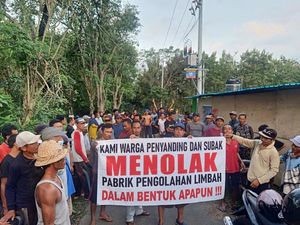 Puluhan Warga di Jembrana Geruduk Gudang, Dicurigai Jadi Pabrik Limbah B3 Puluhan Warga di Jembrana Geruduk Gudang, Dicurigai Jadi Pabrik Limbah B3
