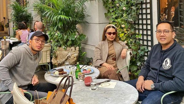Kedekatan Yakub Hasibuan bersama Keluarga saat Pesta Makan-makan