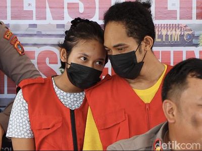 Potret Ikal Laskar Pelangi dan Istri Berbaju Tahanan Kasus Penipuan Open BO