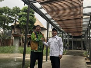 Berbatik Warna Hijau, Airlangga Bertemu Cak Imin