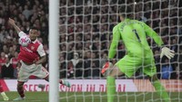 Cuma selang tiga menit, Jesus menjauhkan skor jadi 3-0.  