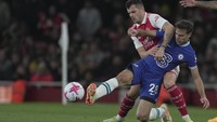 Dengan tambahan tiga poin, Arsenal sementara naik ke posisi pertama dengan 78 poin dari 34 laga, unggul dua angka dari Manchester City di posisi kedua yang baru bermain 32 kali. Chelsea makin terbenam bareng Frank Lampard karena kini berada di posisi ke-12 dengan 39 poin.