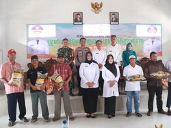 Genjot Produksi Pangan, Bupati Mojokerto Sebar 25 Ton Benih Padi