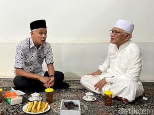 Momen Ganjar Temui Gus Mus, Ini yang Dibahas Momen Ganjar Temui Gus Mus, Ini yang Dibahas