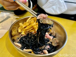 GiGa Bites: Ada Nasi Hainan dan Mie Hitam Kecombrang yang Gurih Aromatik