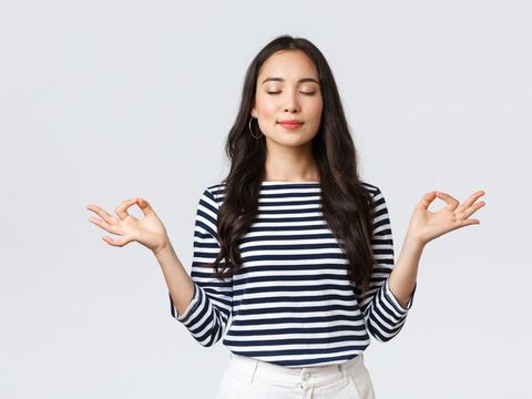 Ilustrasi perempuan bahagia/Foto: Freepik/benzoix