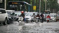 Jalan Metro Pondok Indah Arah Lebak Bulus Sempat Tergenang, Lalin Tersendat