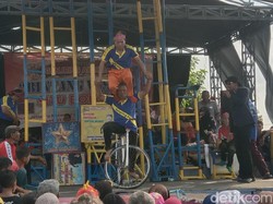 Asa Menjaga Kelestarian Kesenian Genjring Akrobatik Indramayu