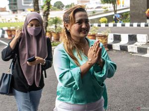 Lina Mukherjee Belum Ditahan Kasus Makan Babi, Ini Penjelasan Kejati Sumsel