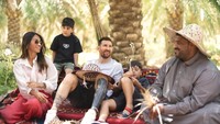 Lewat foto-foto yang di-posting Menteri Pariwisata Arab Saudi, Ahmed Al Khateeb, terlihat Lionel Messi asyik bersama keluarganya plesiran ke Arab Saudi (@AhmedAlKhateeb/Twitter)