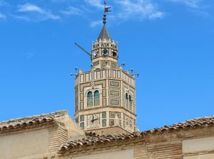 Misteri Jam Terbalik di Masjid Agung Testour Tunisia yang Tak Terpecahkan Misteri Jam Terbalik di Masjid Agung Testour Tunisia yang Tak Terpecahkan