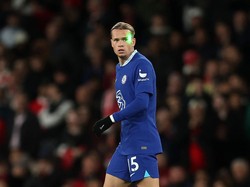 Media Inggris talkSport menyebut, sorotan laser ke wajah Mudryk ini adalah ulah dari salah seorang fans Arsenal. Foto: Chelsea FC via Getty Images/Chris Lee - Chelsea FC