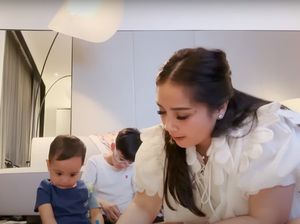 8 Foto Nagita Slavina di Singapura, Momong Anak Hingga Nyetrika Baju Sendiri