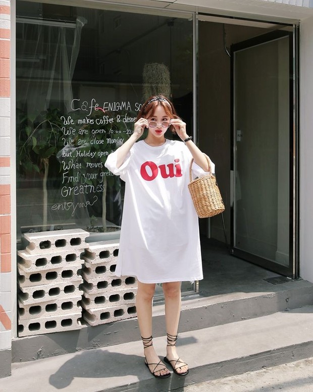 OOTD pakai t-shirt/Foto: Instagram.com/Dahongstyle OOTD pakai t-shirt