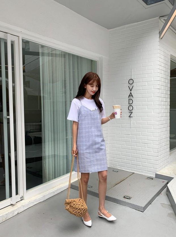 OOTD pakai t-shirt/Foto: Instagram.com/Dahongstyle OOTD pakai t-shirt