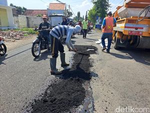 Jalan Rusak di Probolinggo Sepanjang 178 KM, Pemkab Mulai Cicil Perbaikan Jalan Rusak di Probolinggo Sepanjang 178 KM, Pemkab Mulai Cicil Perbaikan