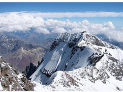 Gunung Carstensz di Ujung RI Itu Bukan untuk Pemula, Diincar Pendaki Dunia