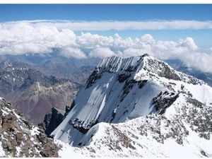 2 Pendaki Wanita Meninggal di Puncak Carstensz Papua 2 Pendaki Wanita Meninggal di Puncak Carstensz Papua