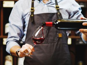 Jangan Sampai Salah, Begini Cara Minum Wine yang Benar