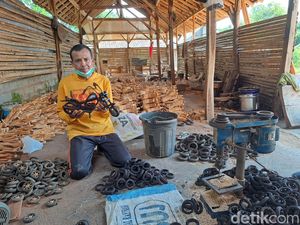 Laris Manis! Miniatur Harley Kayu Asal Wonogiri Laku hingga Jakarta-Bali Laris Manis! Miniatur Harley Kayu Asal Wonogiri Laku hingga Jakarta-Bali