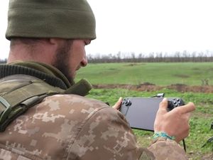 Canggih, Tentara Ukraina Pakai Steam Deck untuk Kendalikan Senjata Canggih, Tentara Ukraina Pakai Steam Deck untuk Kendalikan Senjata