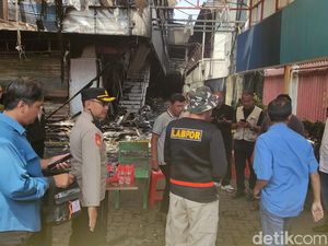 Tim Labfor Selidiki Penyebab Kebakaran di Malang Plaza Tim Labfor Selidiki Penyebab Kebakaran di Malang Plaza