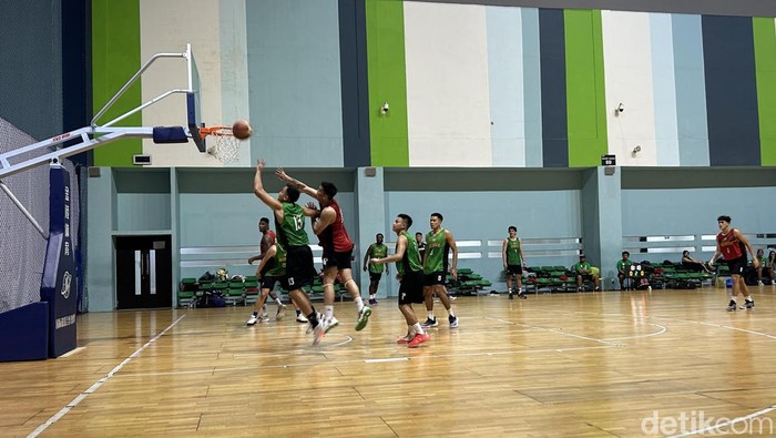 Timnas basket Indonesia bersiap menuju SEA Games 2023. (Foto: detikcom/Mercy Raya) Timnas basket Indonesia bersiap menuju SEA Games 2023. (Foto: detikcom/Mercy Raya)