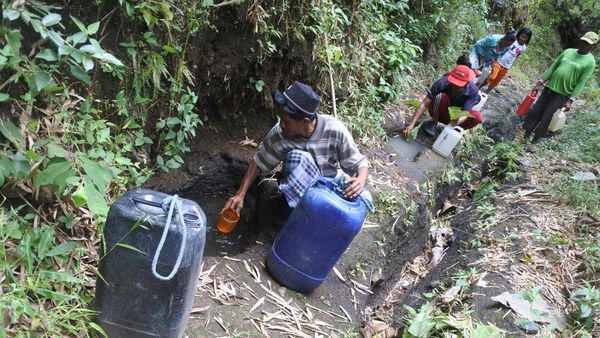Tolong... Warga Desa Jatisari di Situbondo Kesulitan Air Bersih