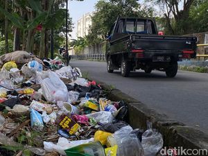 Miris! Lahan Kosong di Kiaracondong Bandung Jadi TPS Liar