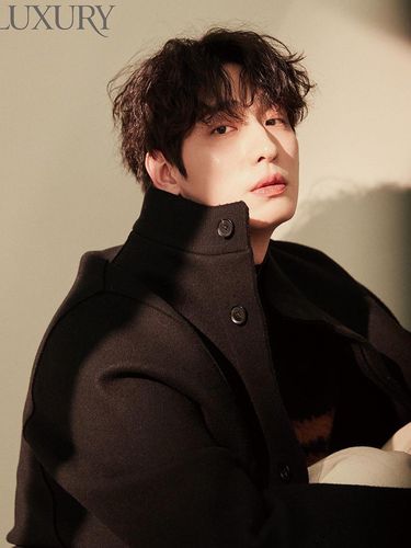 Yoon Bak mengumumkan akan segera menikah