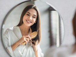 6 Cara Meluruskan Rambut Secara Alami Tanpa Pemanas Catokan