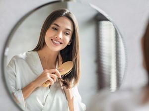 6 Cara Menebalkan Rambut Secara Alami dan Cepat 6 Cara Menebalkan Rambut Secara Alami dan Cepat