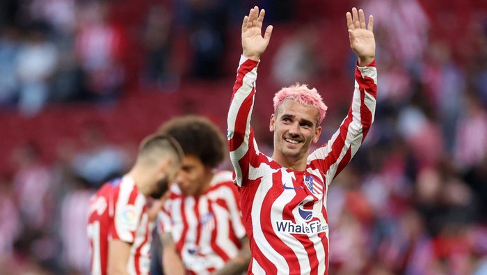 Soccer Football - LaLiga - Atletico Madrid v Almeria - Metropolitano, Madrid, Spain - April 16, 2023 Atletico Madrids Antoine Griezmann celebrates after the match REUTERS/Isabel Infantes