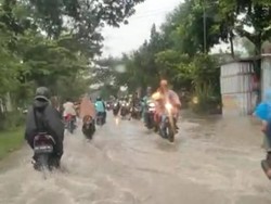 Jalan Raya Jogorogo-Ngawi Terendam, Warga Keluhkan Banjir Langganan